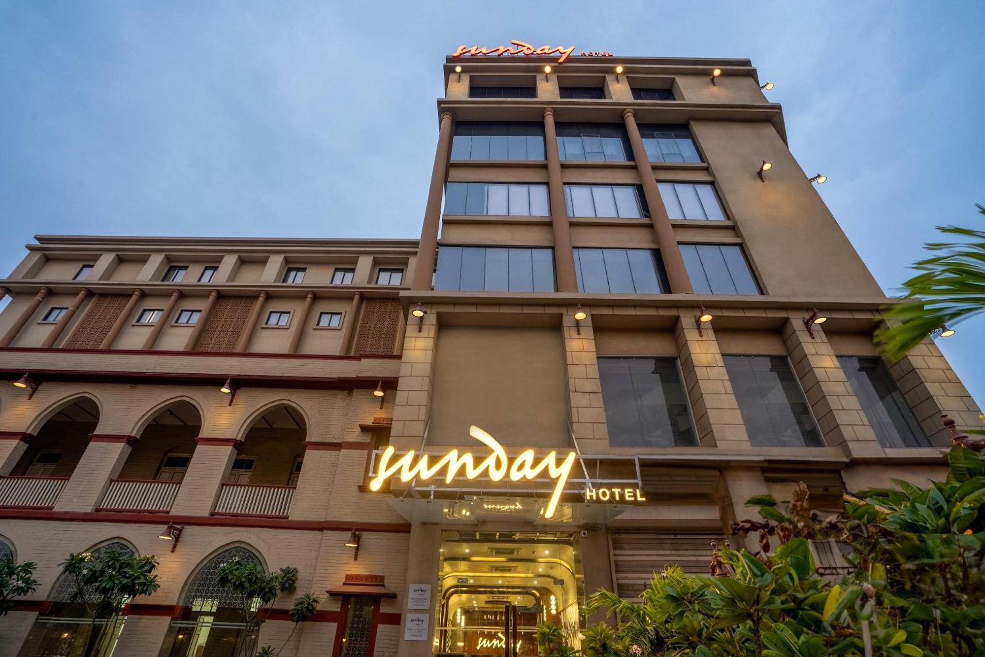 Sunday Hotel Vadodara Dış mekan fotoğraf